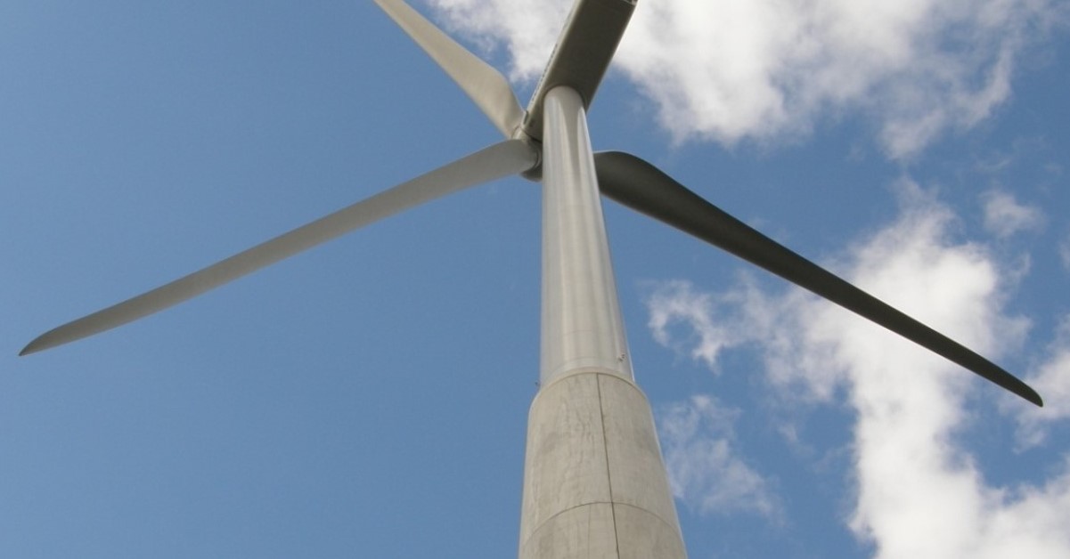 Etelä-Savon maakuntaliitto sai ympäristöministeriöltä avustusta tuulivoimarakentamisen edistämiseen noin 50 000 euroa viime vuonna ja hanke kestää tämän vuoden loppuun. Avustuksella on tavoitteena löytää maakuntaan uusia tuulivoima-alueita, parantaa tuulivoiman hyväksyttävyyttä ja päivittää 1. vaihemaakuntakaavaa varten laaditut tuulivoimaselvitykset. 