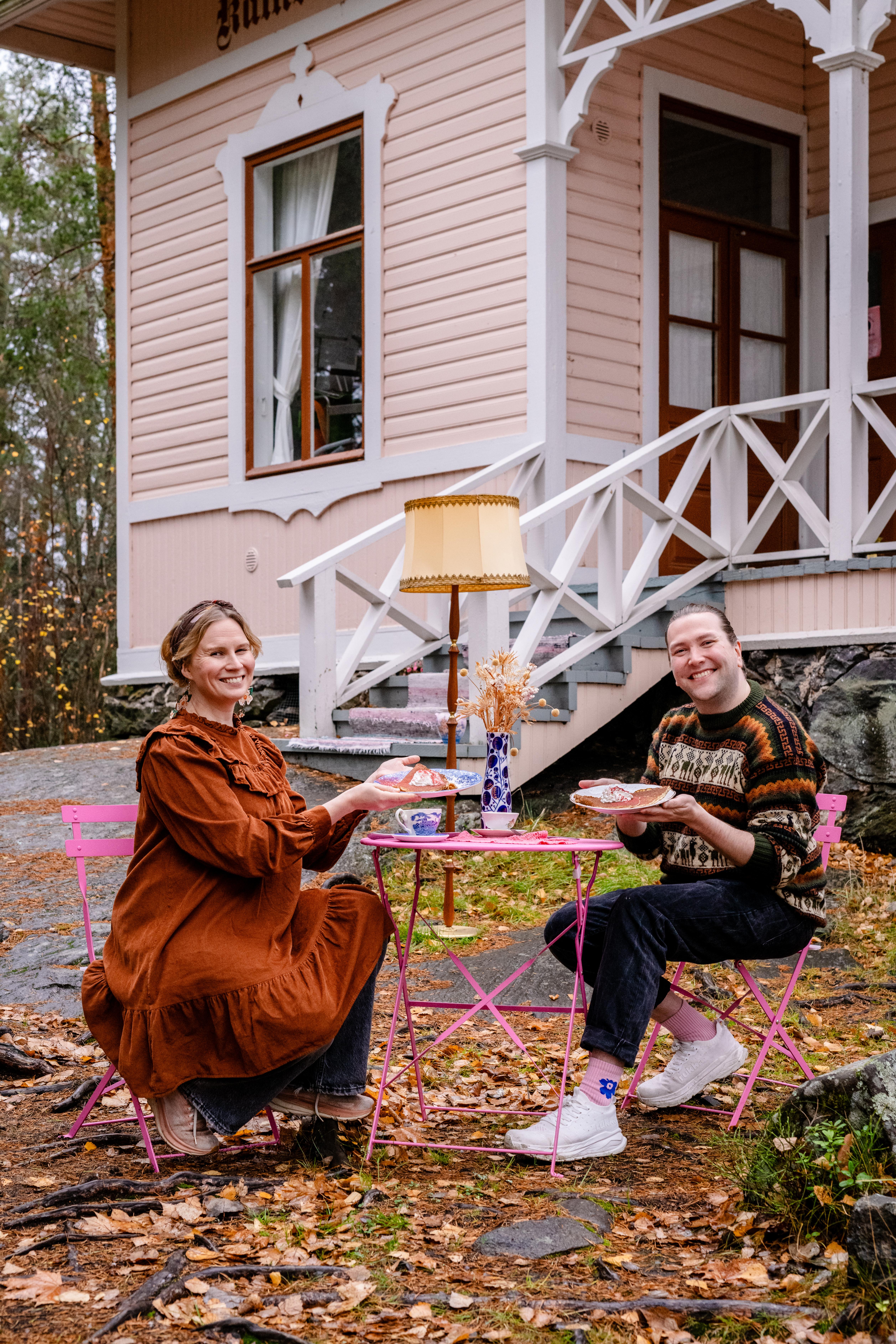 Idän Satoa-liitteen kansikuva.